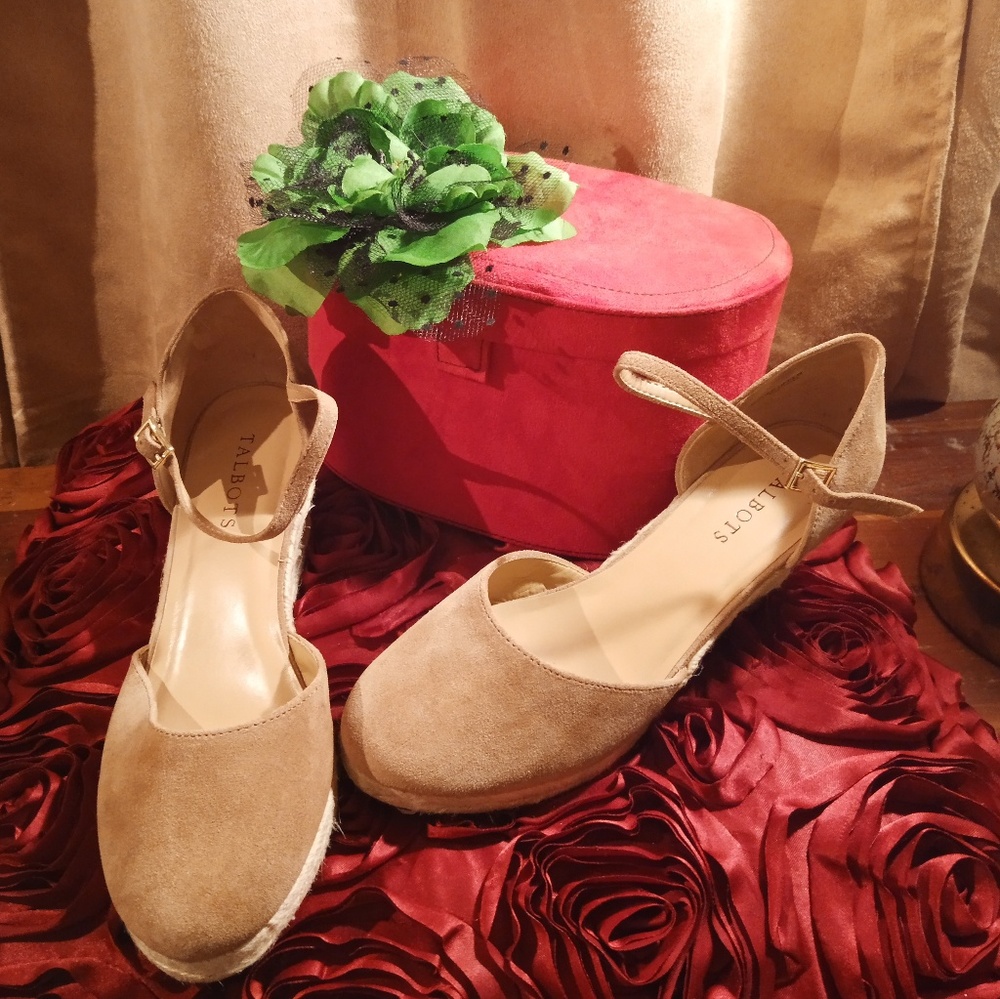 euc talbots suede fall/winter espadrilles sz 8
